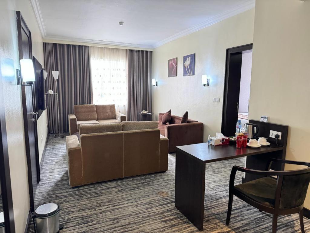 Golden Tulip Ibadan Hotell Exteriör bild