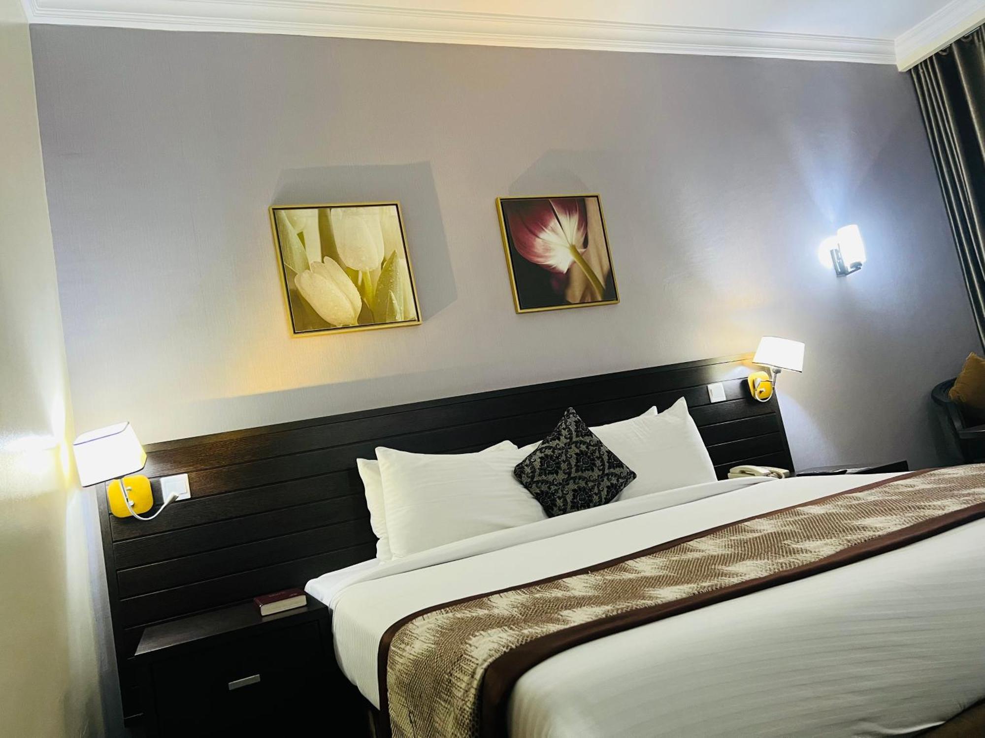Golden Tulip Ibadan Hotell Exteriör bild