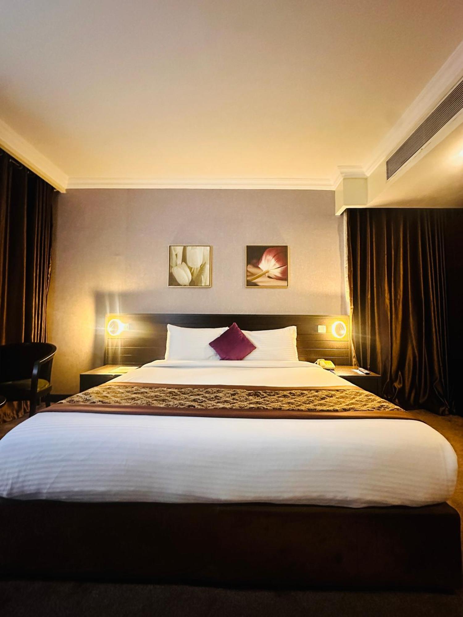 Golden Tulip Ibadan Hotell Exteriör bild