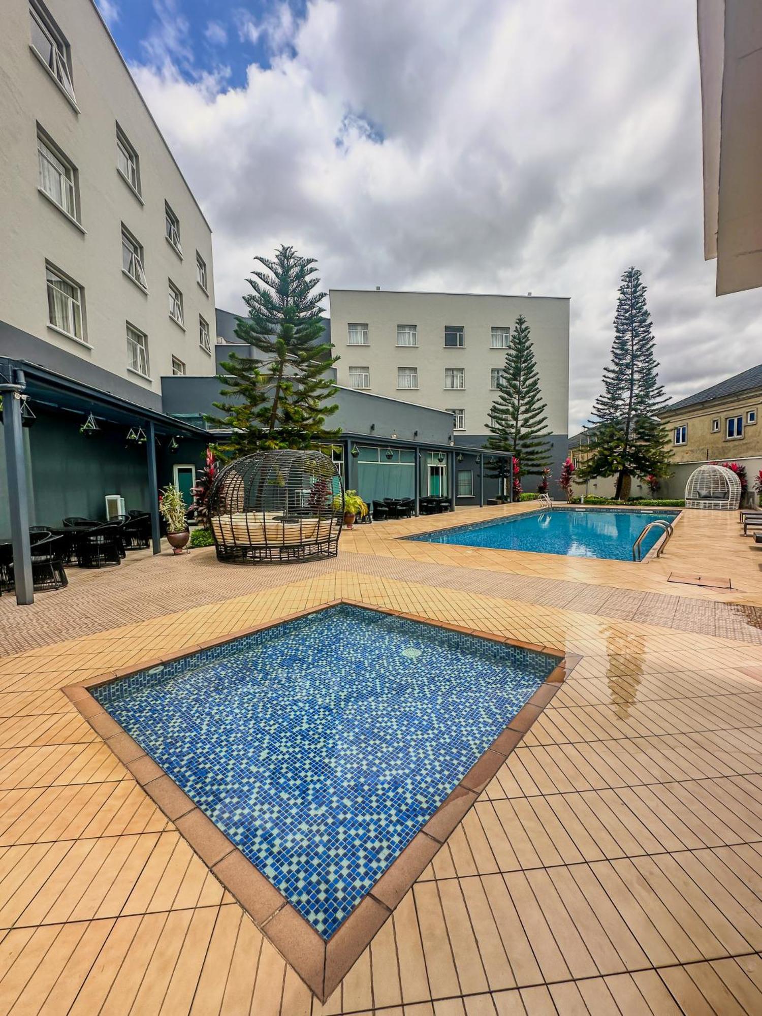 Golden Tulip Ibadan Hotell Exteriör bild